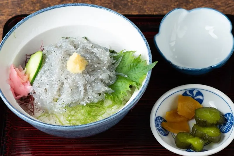 江の島島内にある磯料理店 魚見亭