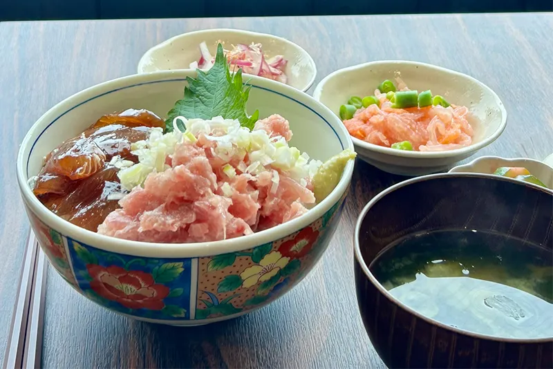 三浦にある定食屋 海の目の前食堂 めしや（あゆみダイニング）